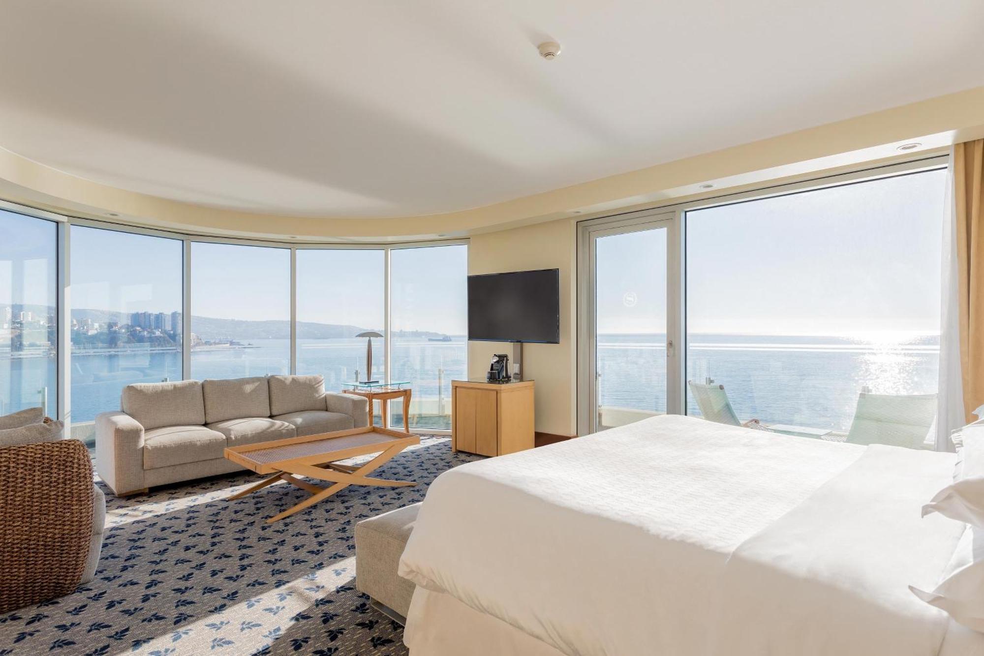 Sheraton Miramar Hotel & Convention Center Vina del Mar Exteriér fotografie A bedroom at the InterContinental San Francisco