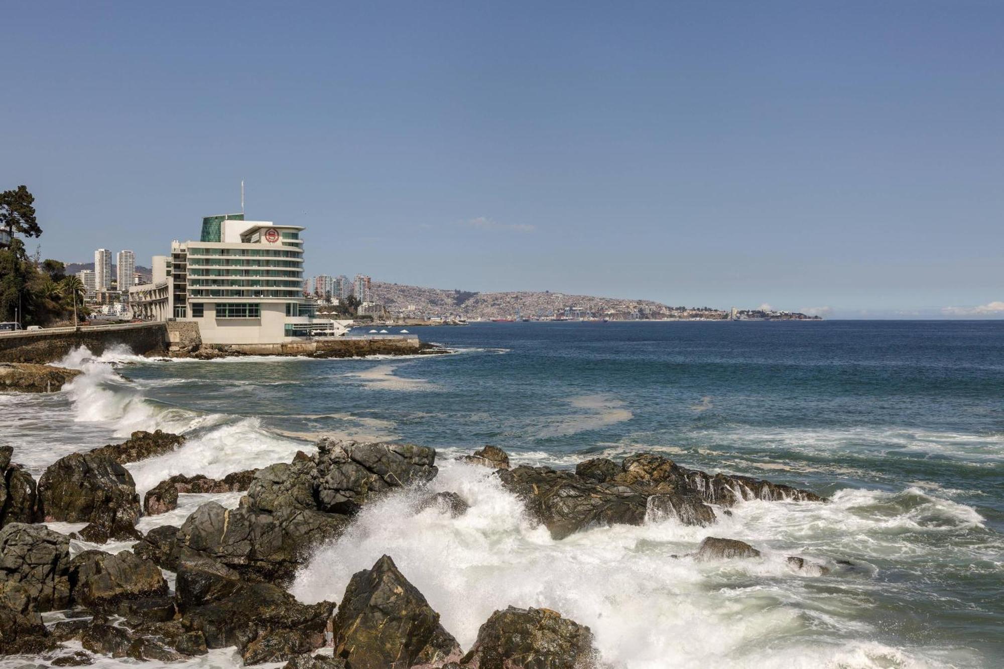 Sheraton Miramar Hotel & Convention Center Vina del Mar Exteriér fotografie View of the coast of Vina del Mar.